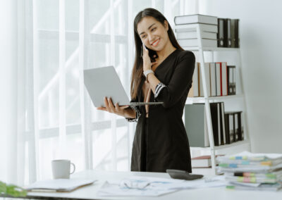 A virtual executive assistant updates her team on project updates and progress.